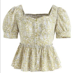 Green pistachio floral crop top button down, ballon sleeve, elastic back